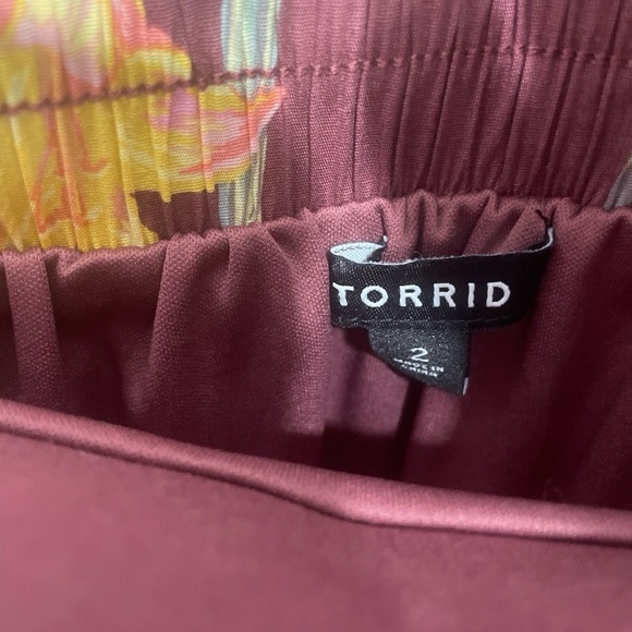 TORRID Midi Poplin Tiered Skirt Size 2X Floral Pockets Pull On - Picture 7 of 11